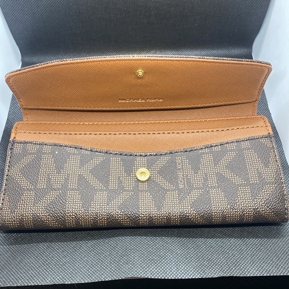 Michael Kors Jet Set Slim Flap Wallet/Brown with Gold Hardware/NWT - Picture 6 of 9